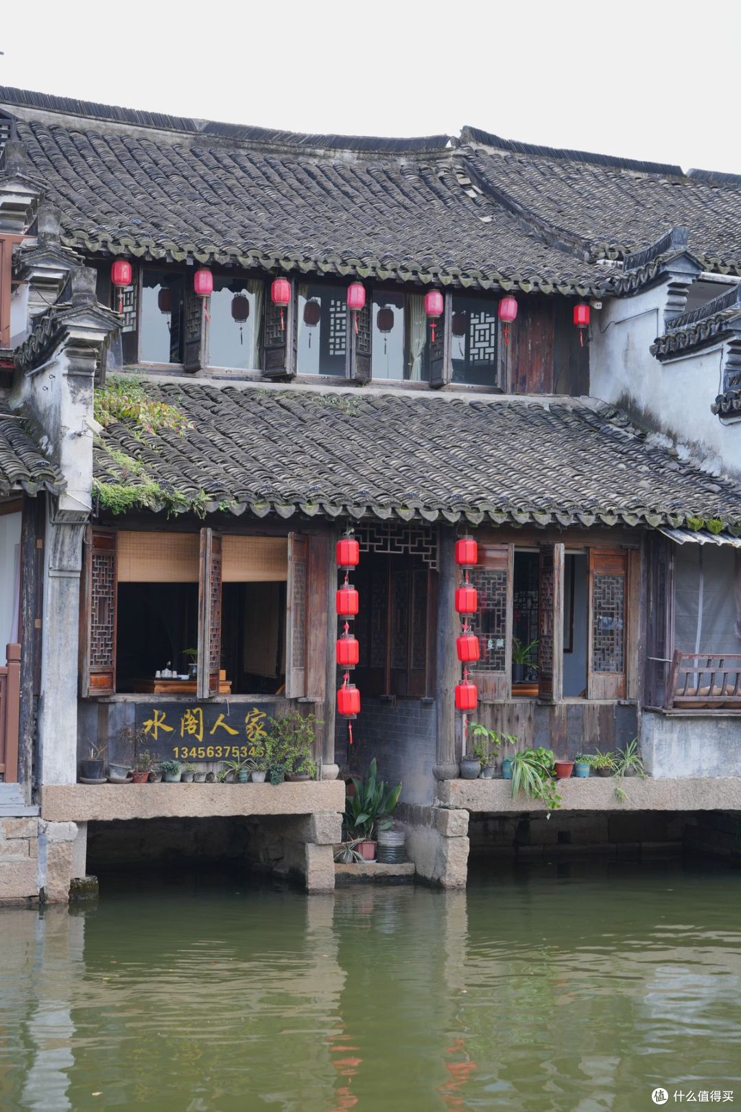 曾经都是住宅的老房子现在全是商铺