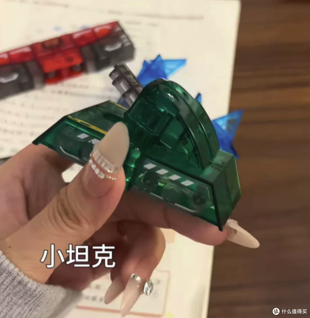 雷点预警!这届奇葩文具,设计师的精神状态明显领先版本