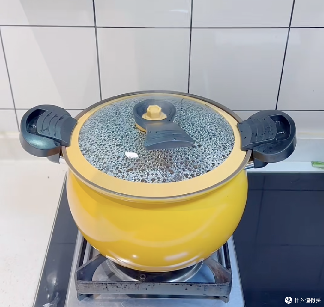 微压锅真的好用吗?用过才知道,它究竟是厨房神器还是闲置家电?