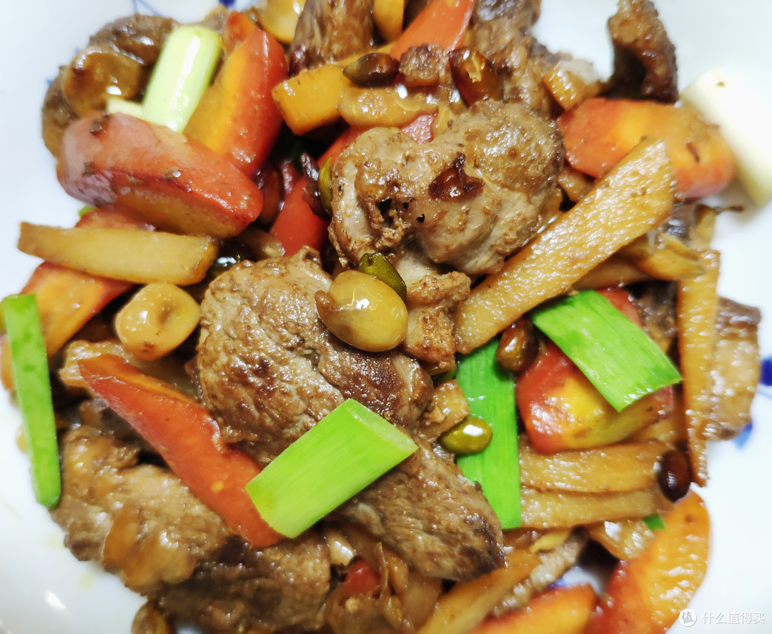 黄果皮焖鸭（广西风味，果香解腻）
