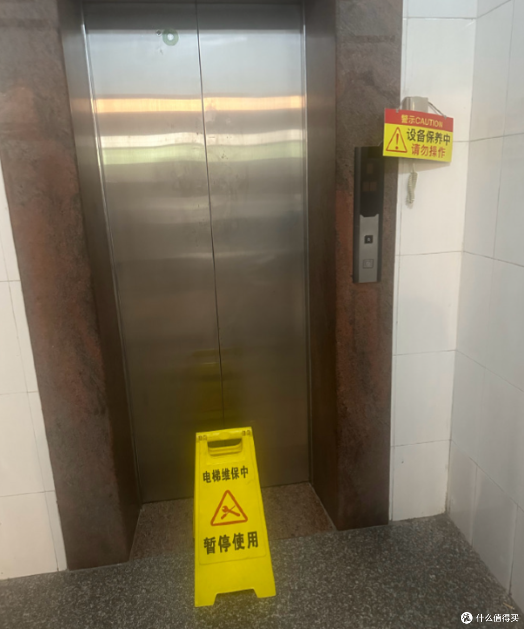 一梯两户和两梯四户有什么不同?住久了才发现,差距还真不小