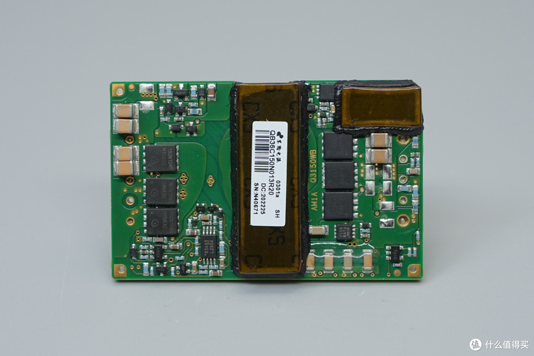 1/4砖尺寸设计,军陶150W隔离DC-DC电源模块解析