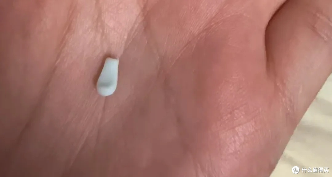 洗澡后千万别再拿棉签掏耳朵了!
