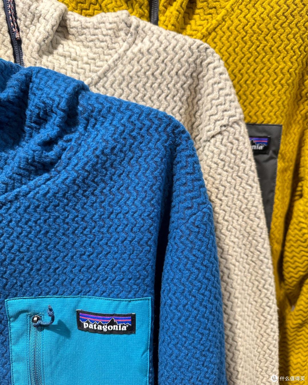巴塔Better Sweater和R1 Air,一件为办公室生的,一件为山里生的