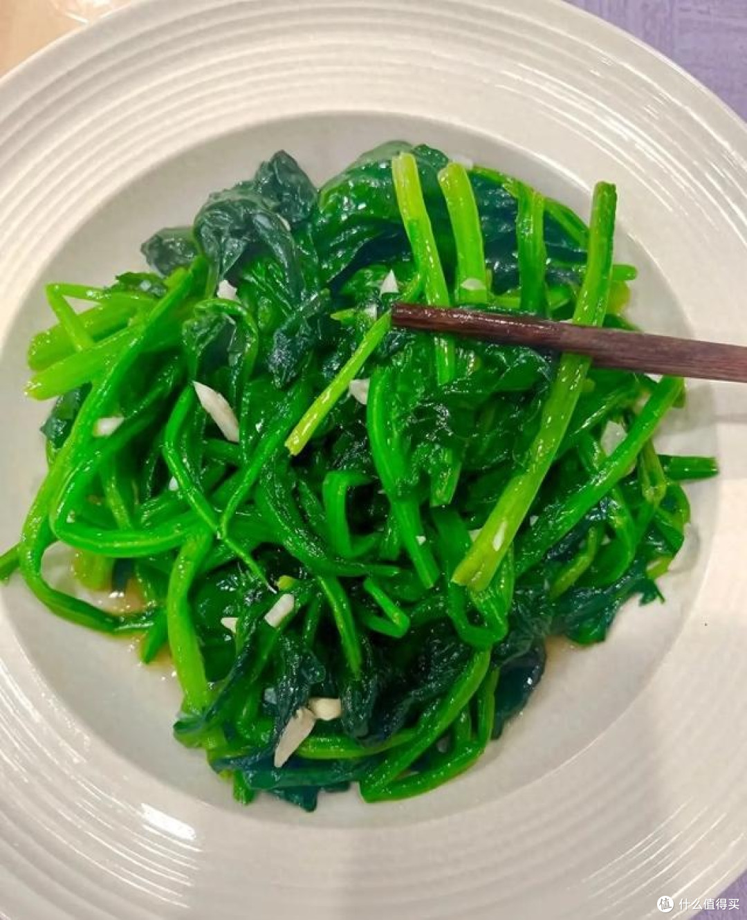 菠菜护眼有限，不适需就医