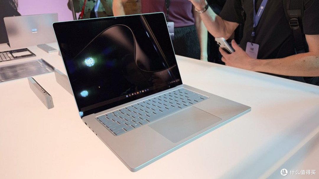 RTX Spark笔记本来了，Surface Laptop Ultra首发，更猛的在后面