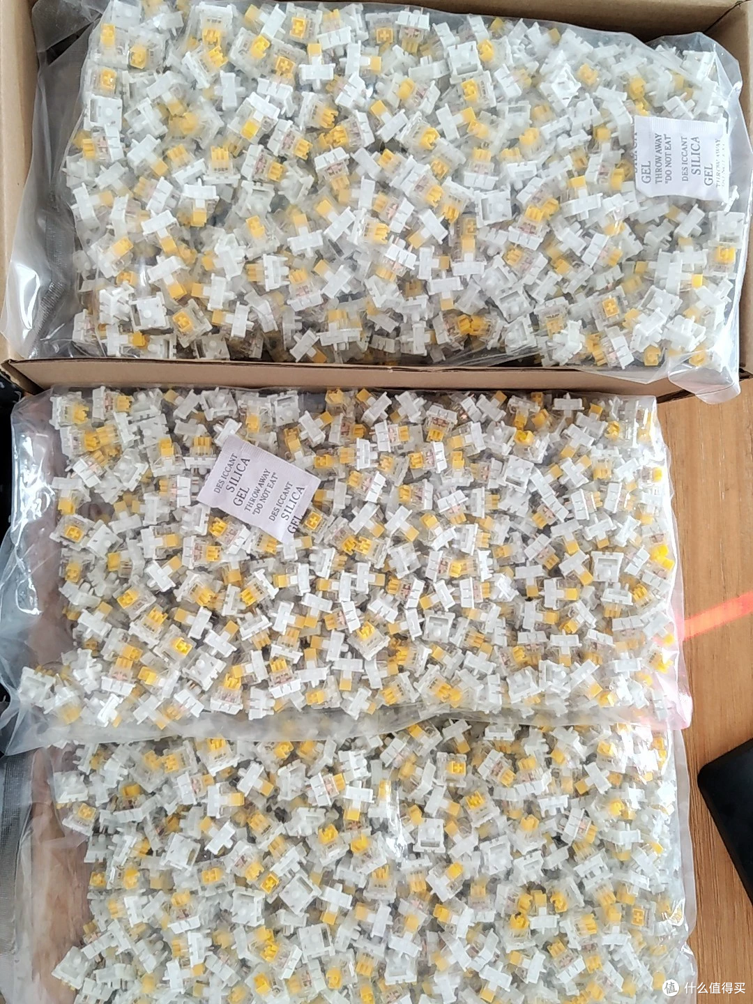 闲鱼大量涌入佳达隆G黄Pro拆机轴,2毛一颗,自制成品键盘130元?