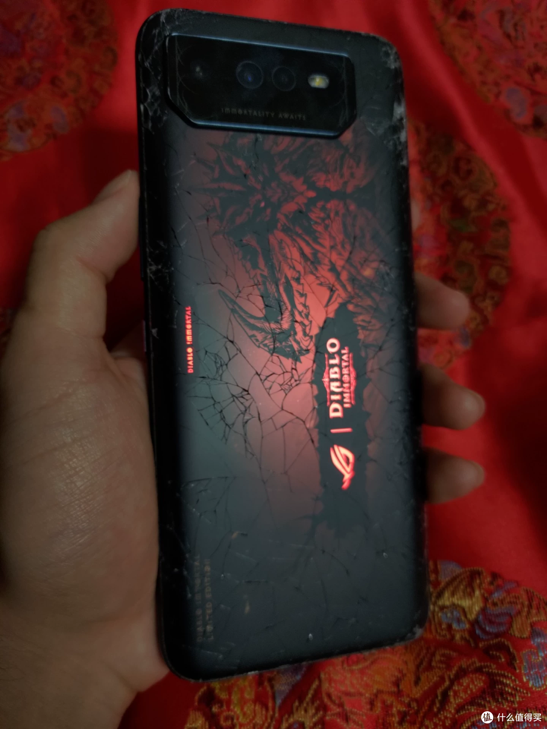 865元的ROG6 16+512GB，四条旧伤只有一条不值得修