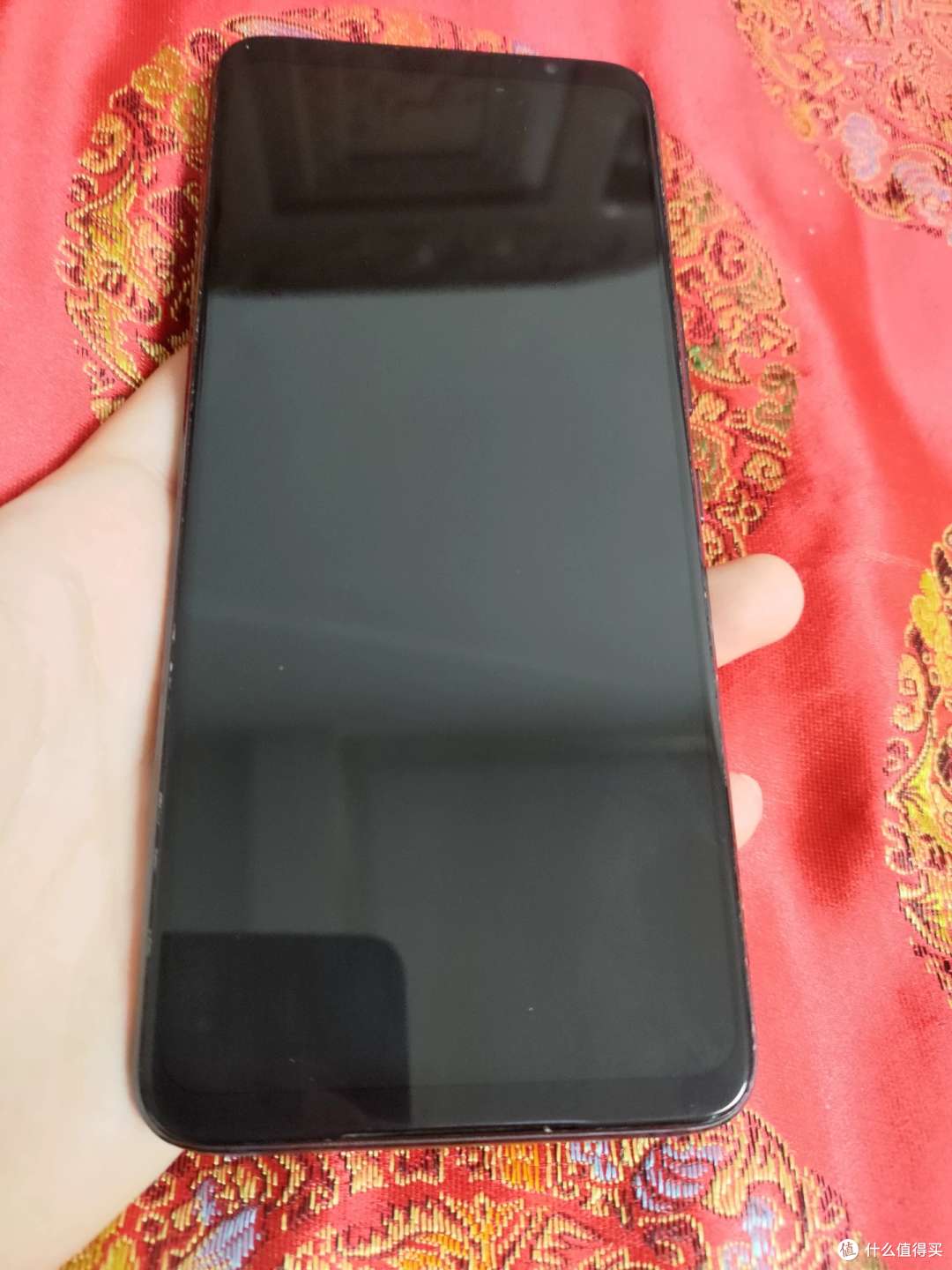 865元的ROG6 16+512GB，四条旧伤只有一条不值得修
