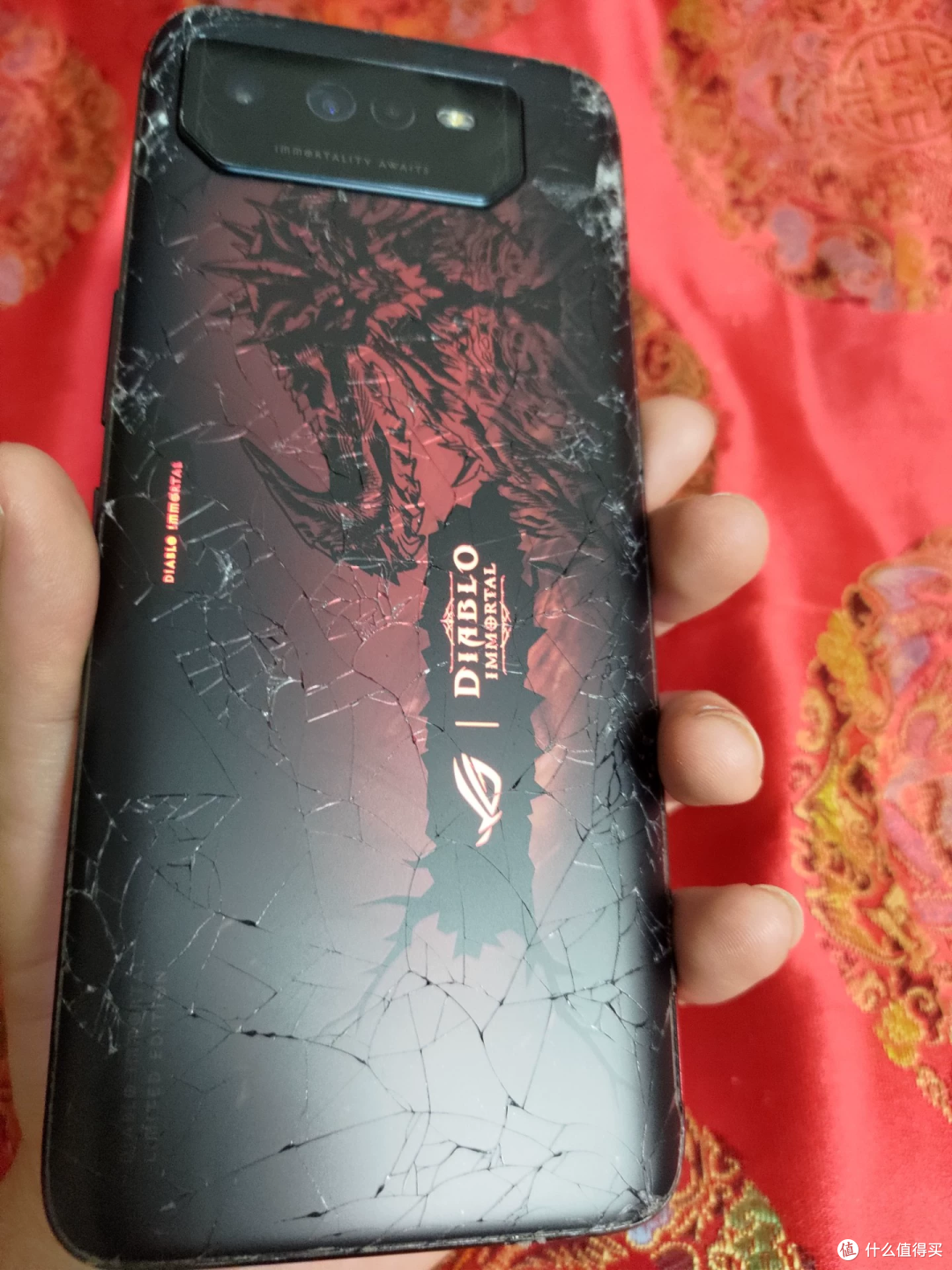 865元的ROG6 16+512GB，四条旧伤只有一条不值得修