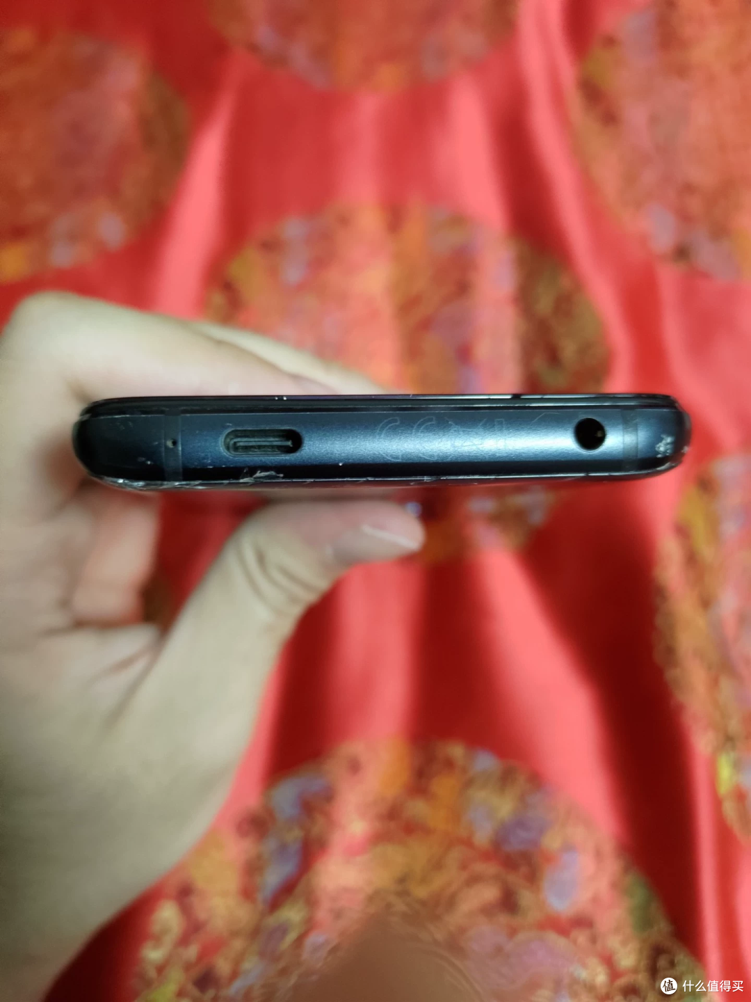 865元的ROG6 16+512GB，四条旧伤只有一条不值得修