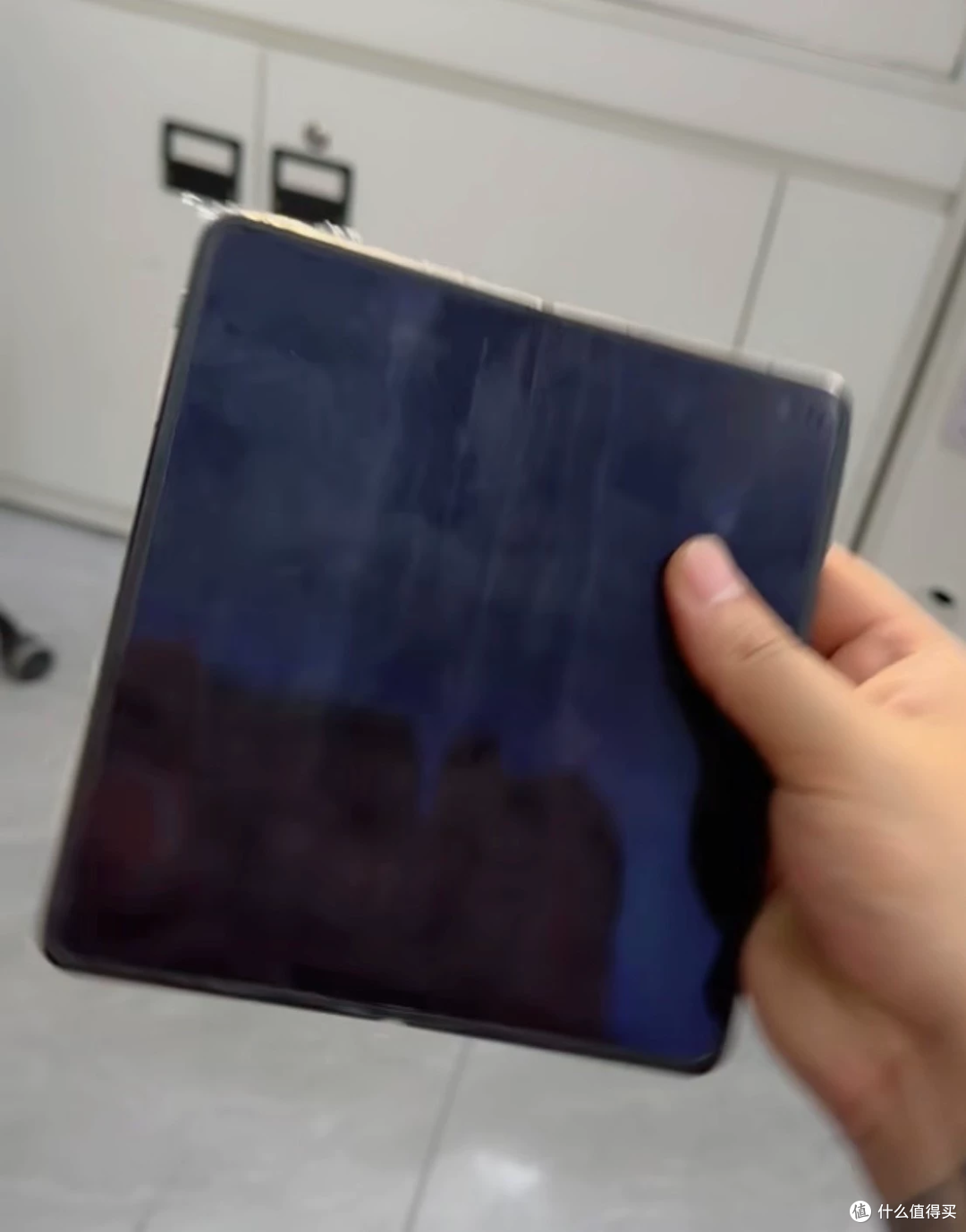 1899 元的 OPPO Find N3,换内屏比整机还贵