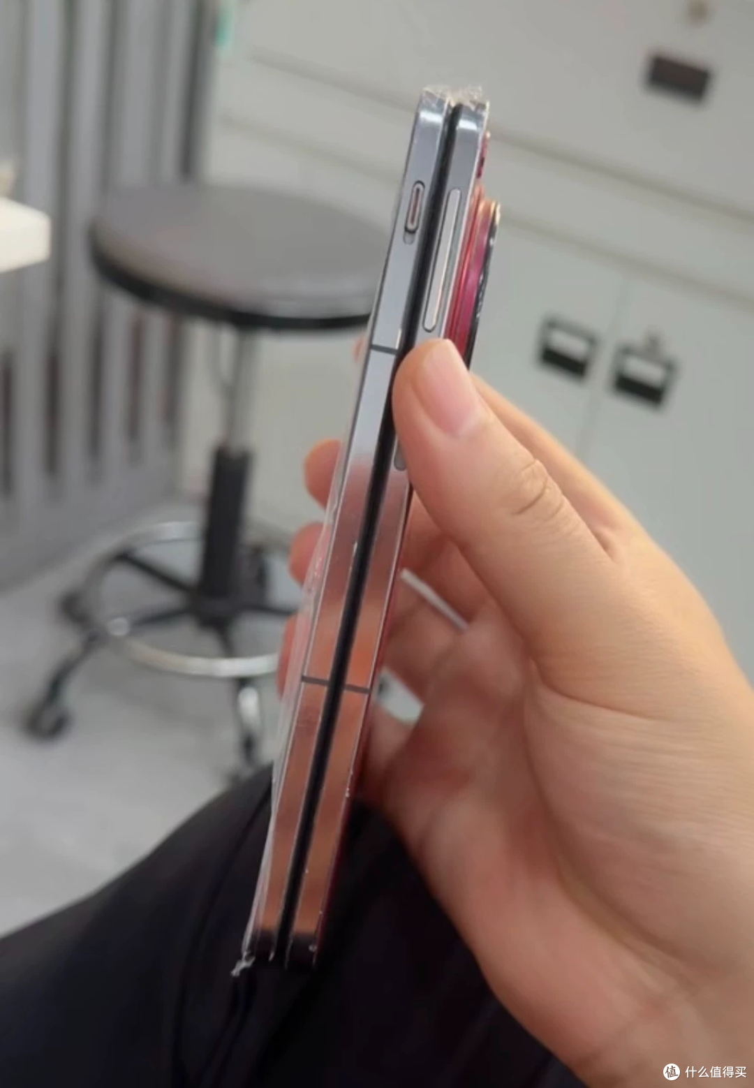 1899 元的 OPPO Find N3,换内屏比整机还贵