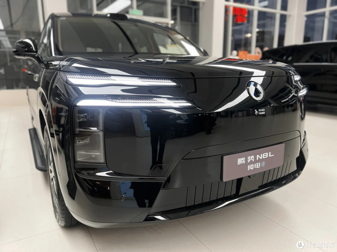 续航 960km!腾势 N8L 纯电版:这语音助手真能当车内秘书用?