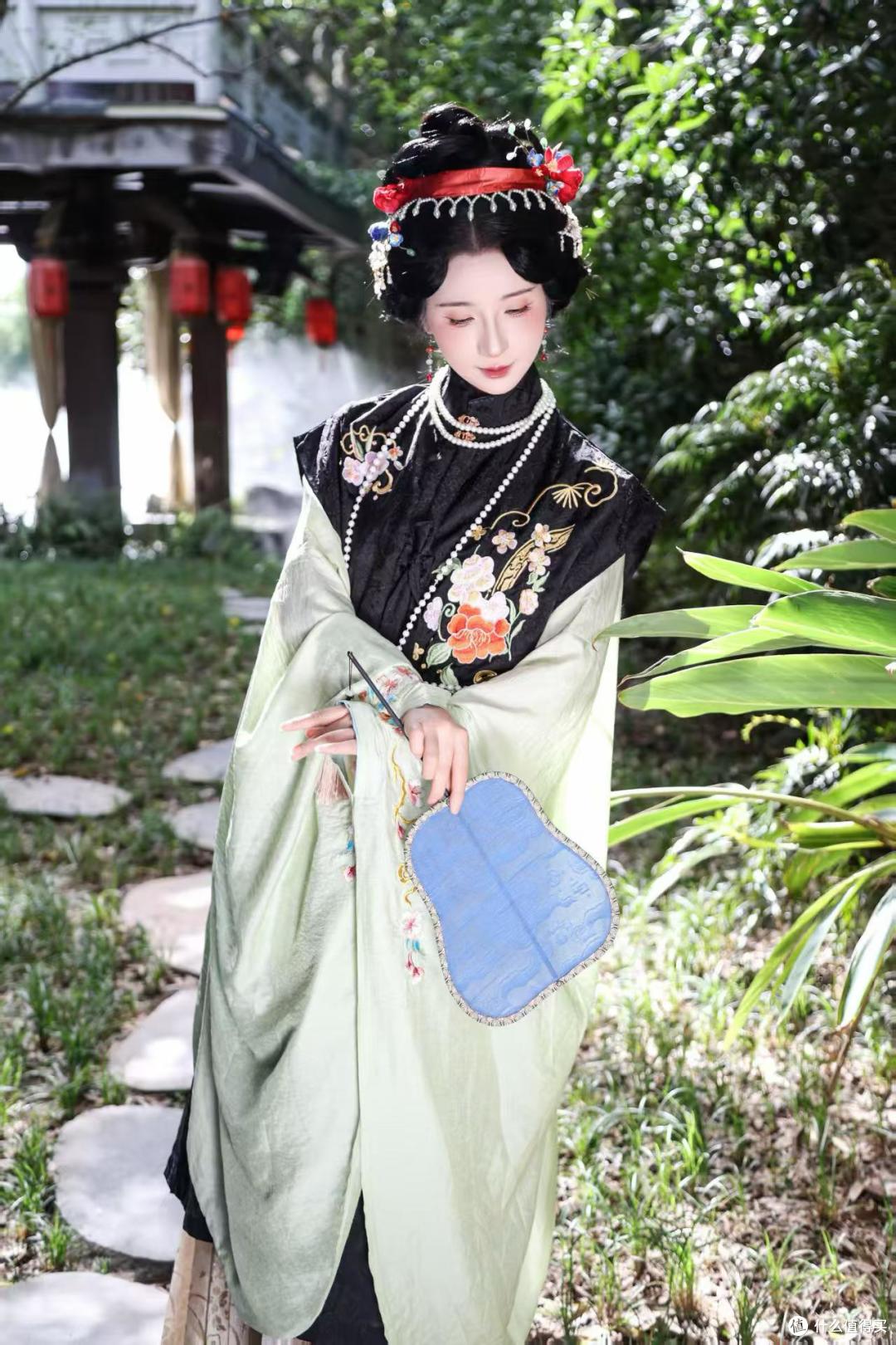 明制闺蜜 CP 汉服套装|一俏一娴,秋日园林拍照天花板