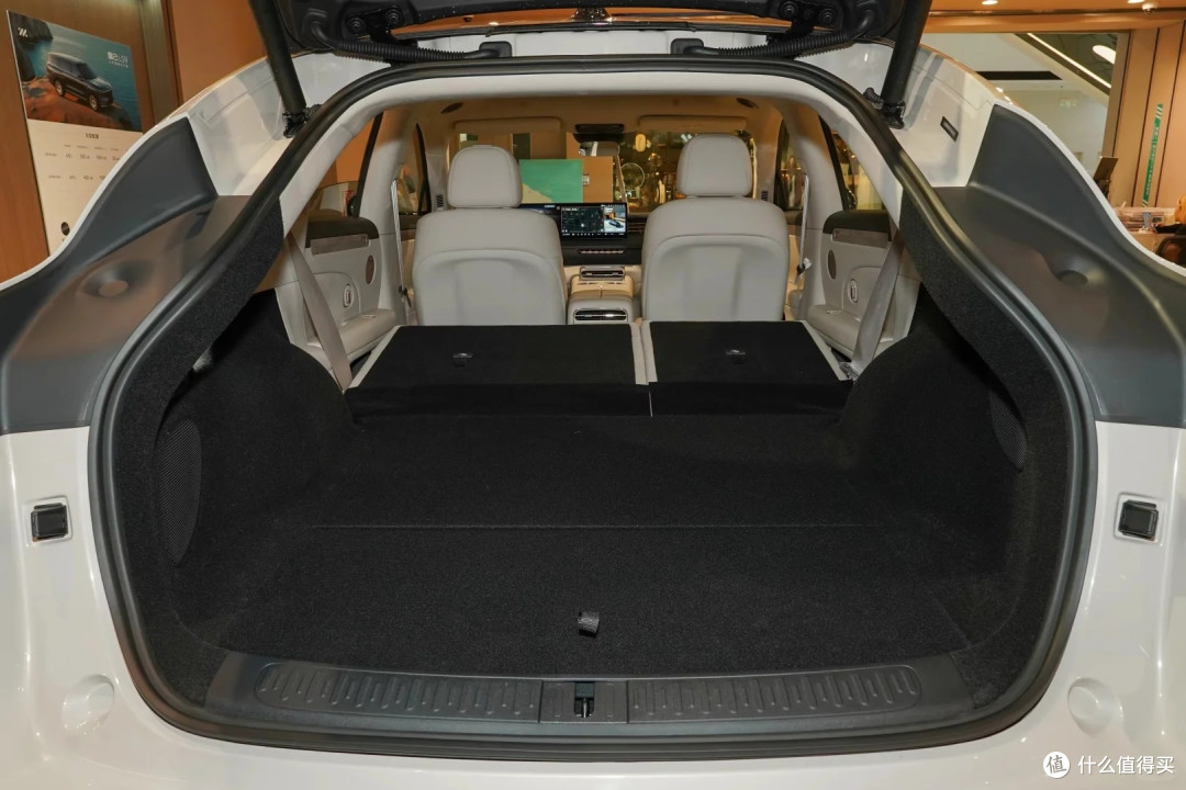 全新智己 LS6 :全系标配全线控底盘,家用 SUV 卷到黑科技了