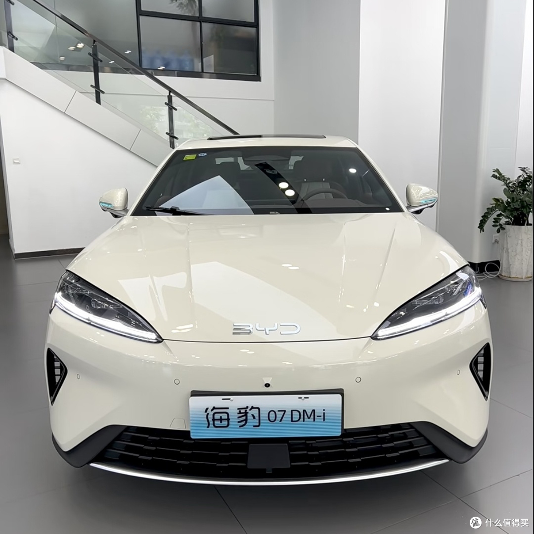 别被颜值骗了!我把比亚迪海豹07 DM‑i展车、试驾车都摸透了
