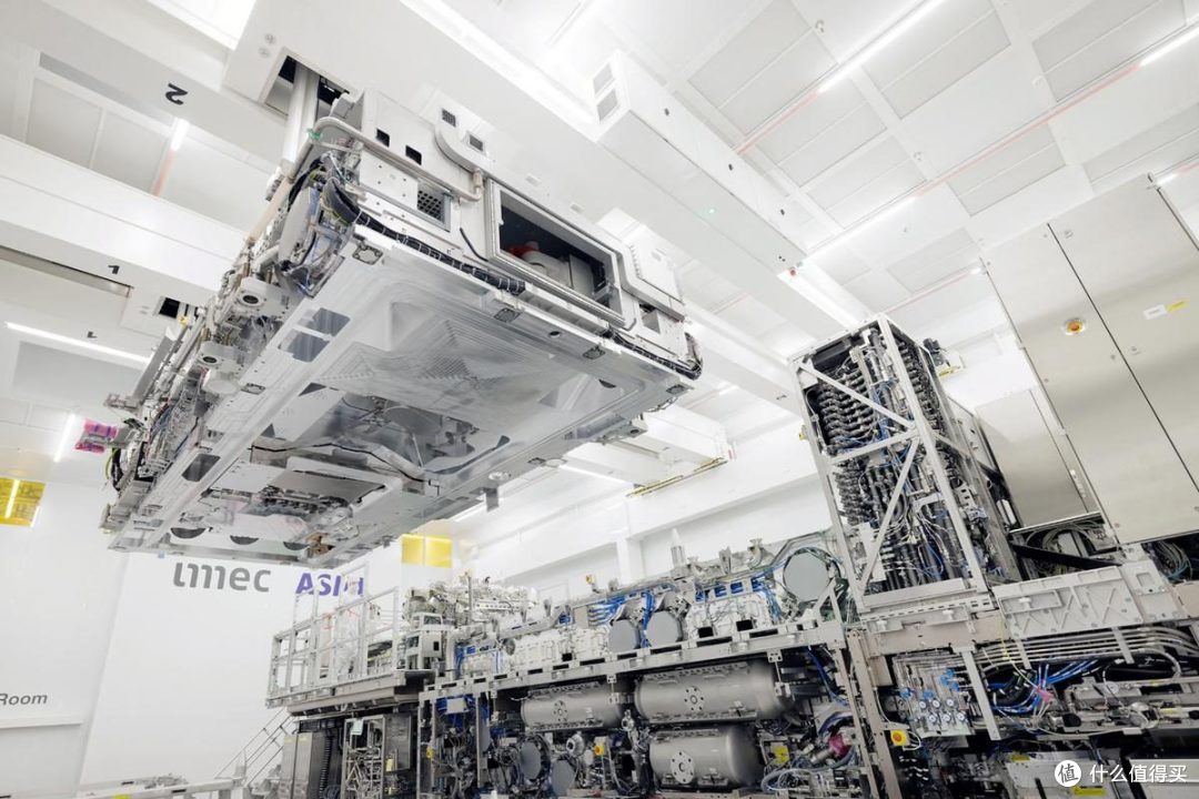 ASML Hyper NA 遇景深难题，光刻机也难了，韩国备件全面涨价 10%