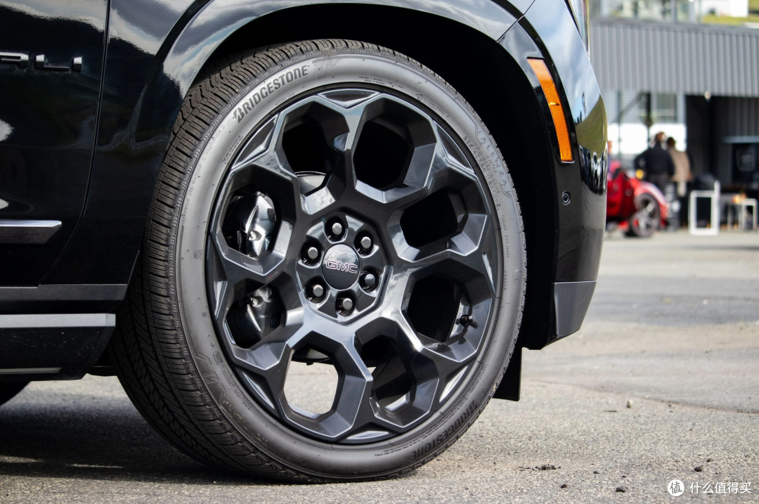 起售价86万,GMC发布全新Yukon Denali Signature Black