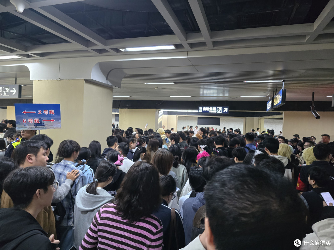 地铁人流密度，人麻了