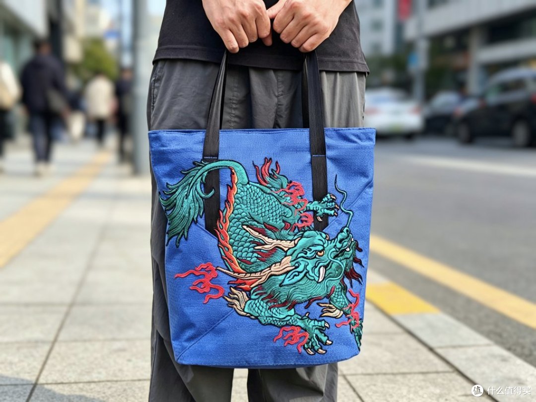 外有麟甲图腾内有秩序收纳,MaxGear麟甲托特包X3025体验