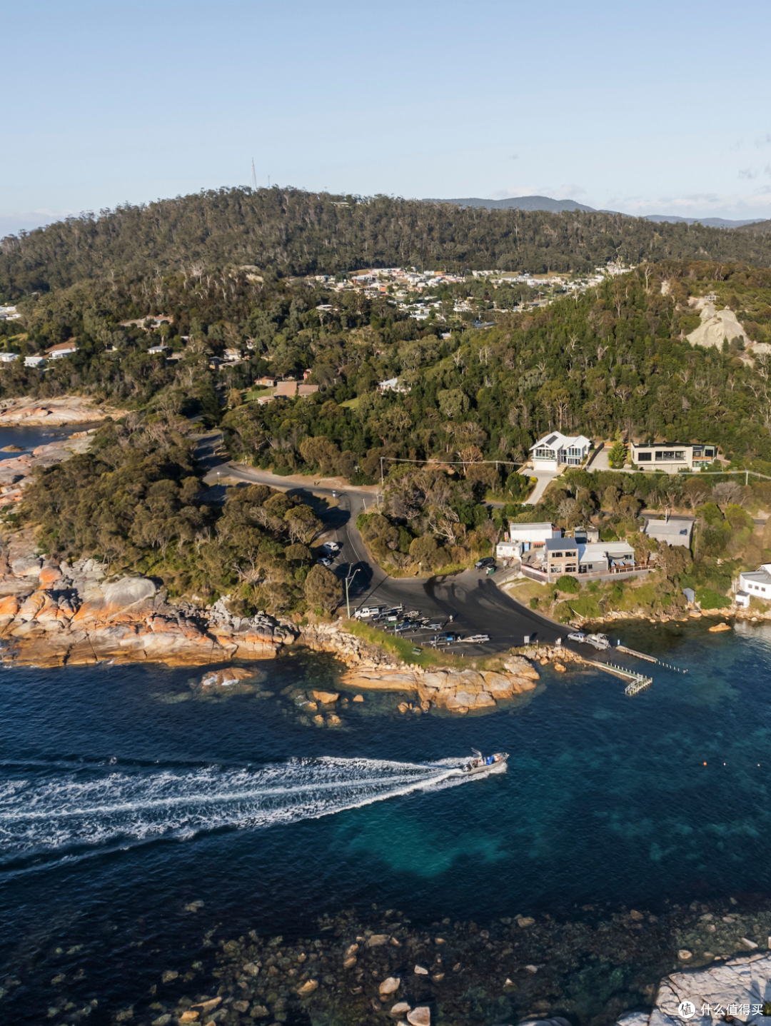● Bicheno, Tasmania  📷 / © Tourism Australia