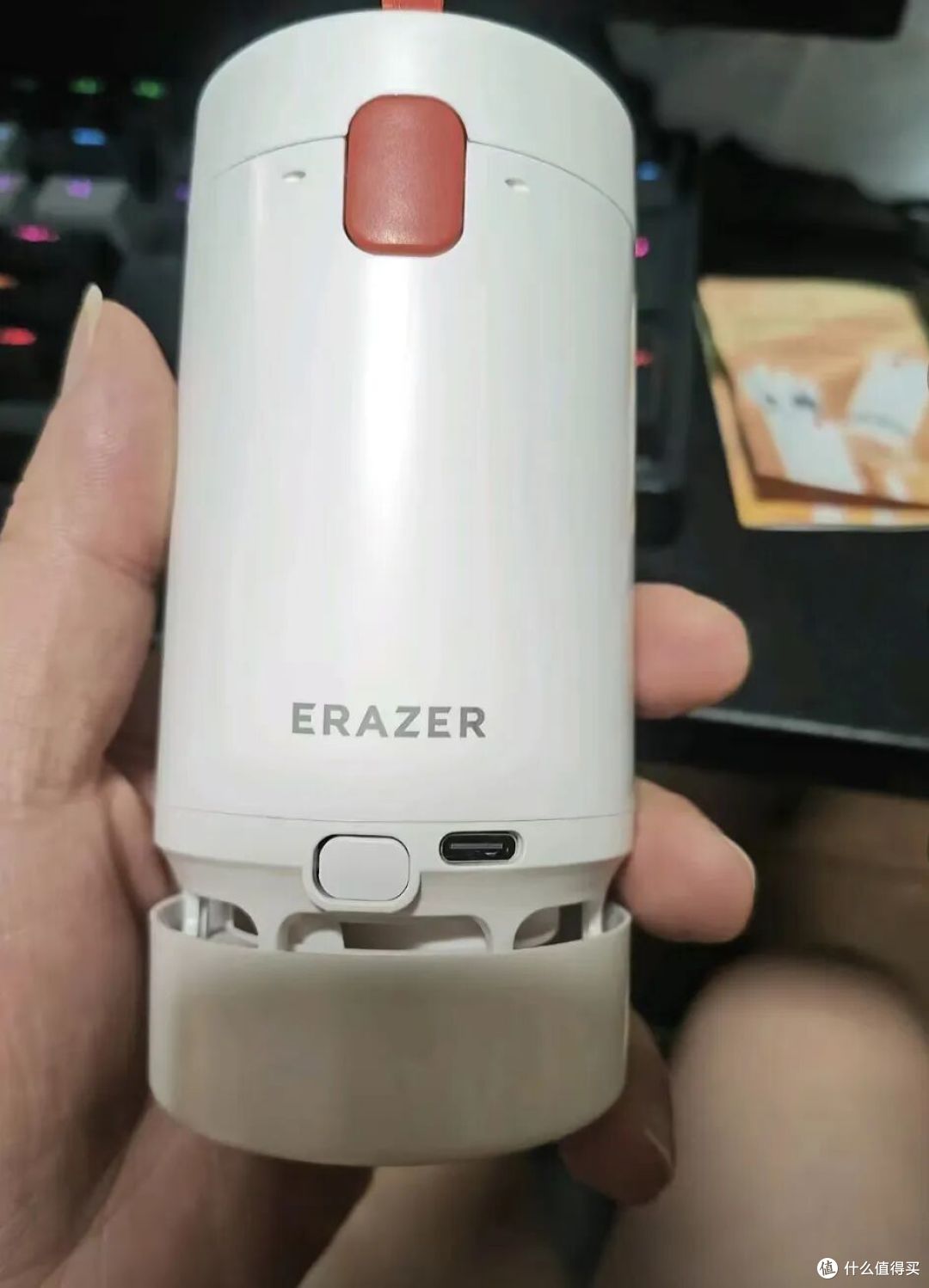 便宜到离谱的手持吸尘器！内含21种清洁套件，只卖15元