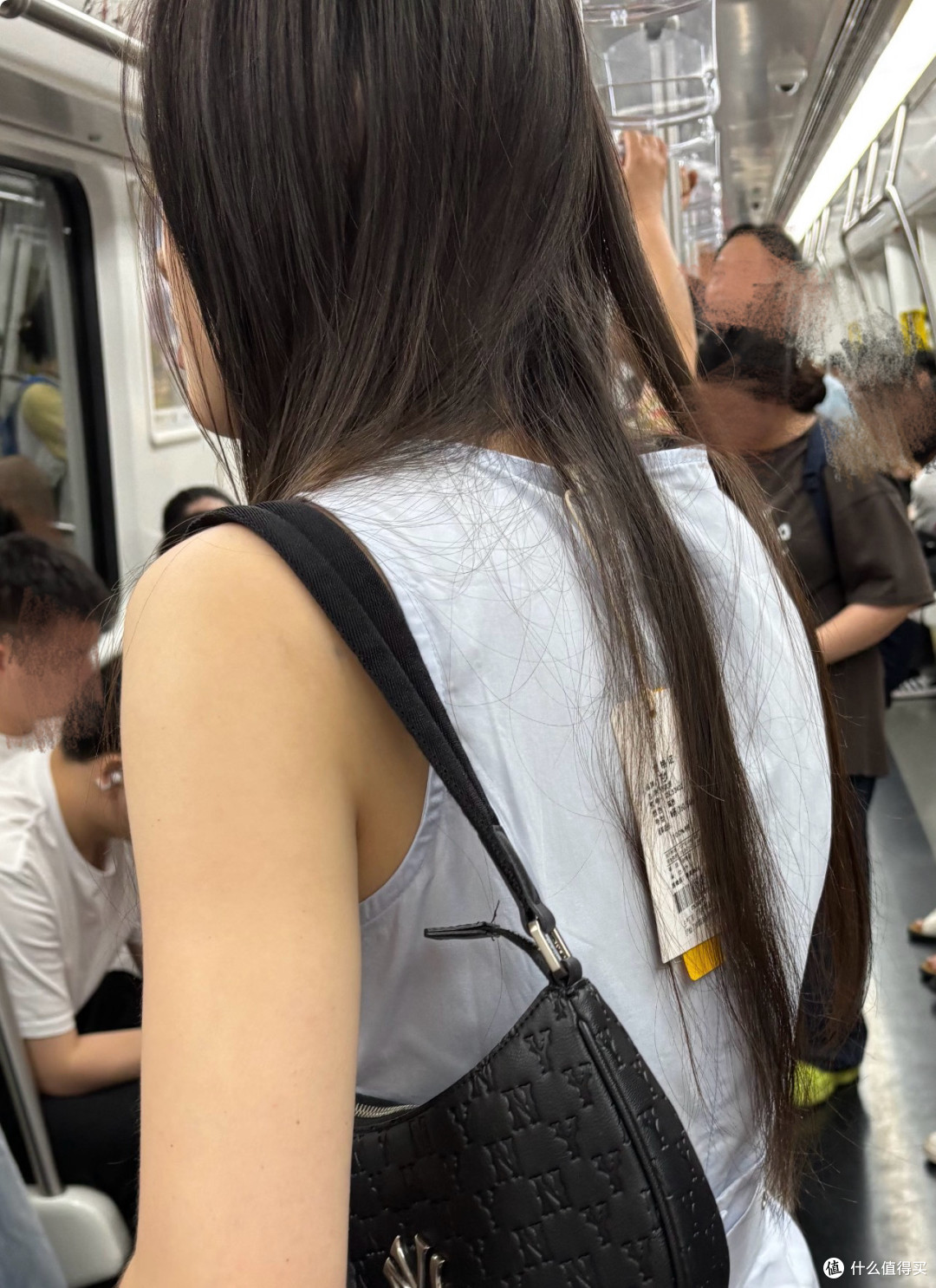 匹克怎么也剪吊牌了?女装2.4米防蹭穿操作,连运动品牌都抄来了