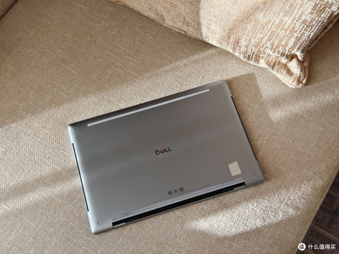 戴尔XPS 13 2026评测:1kg的快乐,都融入在12.7mm的轻薄中了