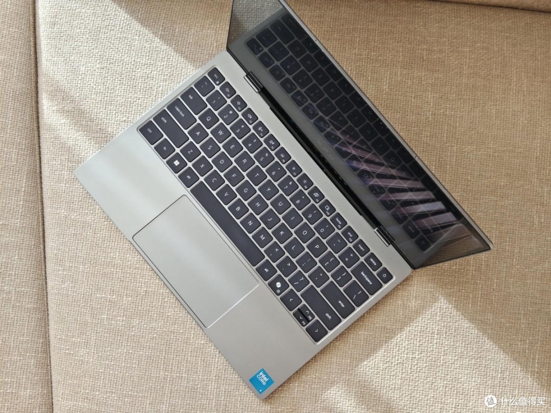 戴尔XPS 13 2026评测:1kg的快乐,都融入在12.7mm的轻薄中了
