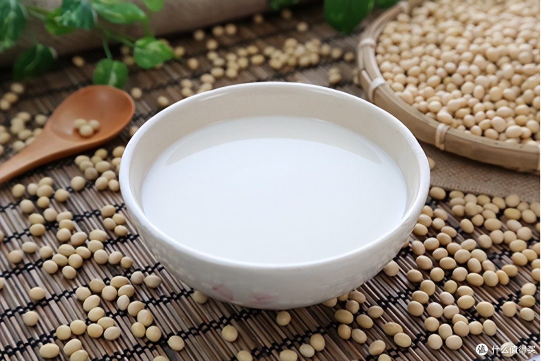 办公室零食怎么选?深秋最值得囤的5款健康零食种草(不踩雷版)