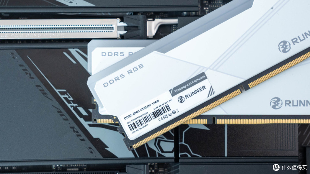 技嘉 B850 电竞雕 X3D:中端主板能否驾驭 X3D 鸡血模式 2.0?