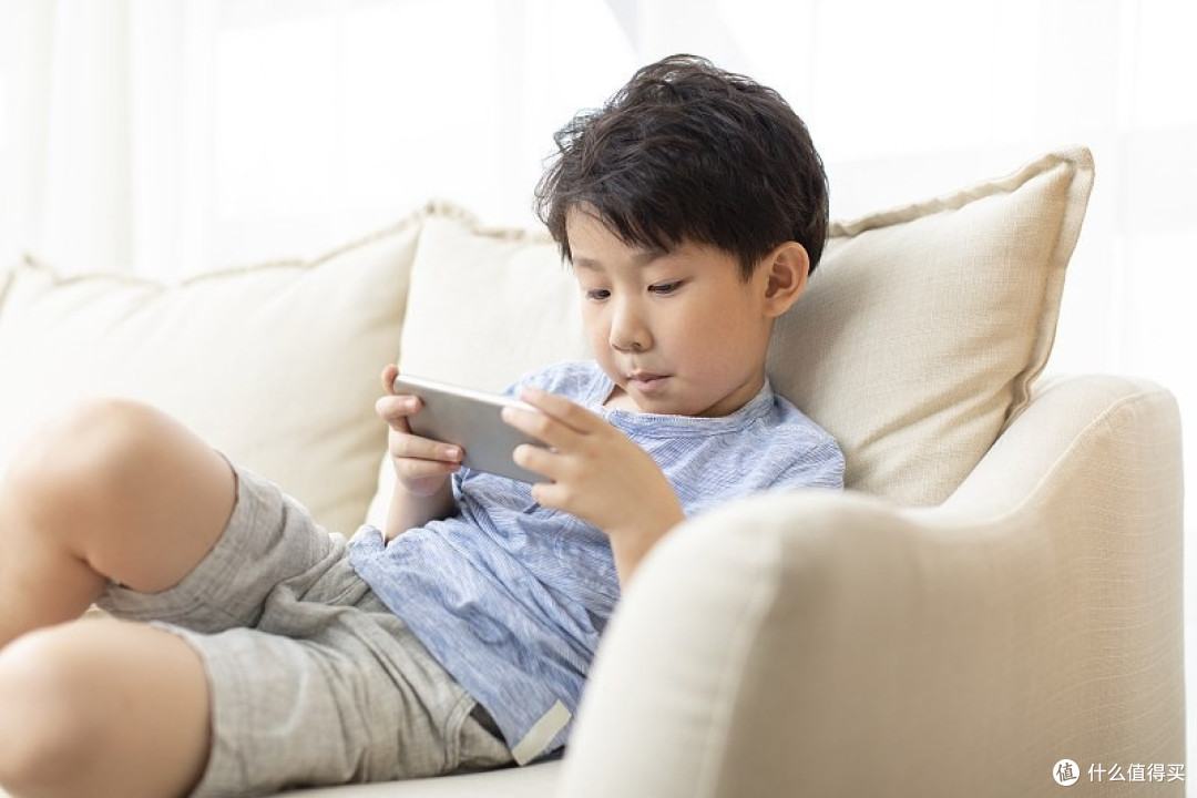 孩子拿到手机,第一件事关掉这个开关