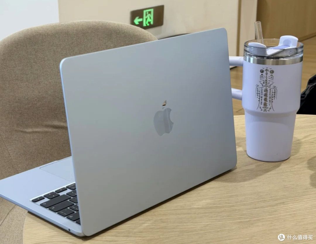 2026 三款 MacBook,学生党到底该选哪一台?