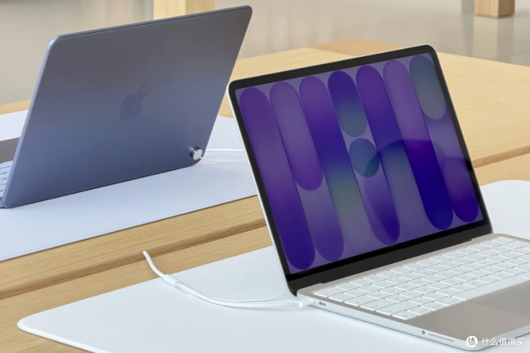 2026 三款 MacBook,学生党到底该选哪一台?