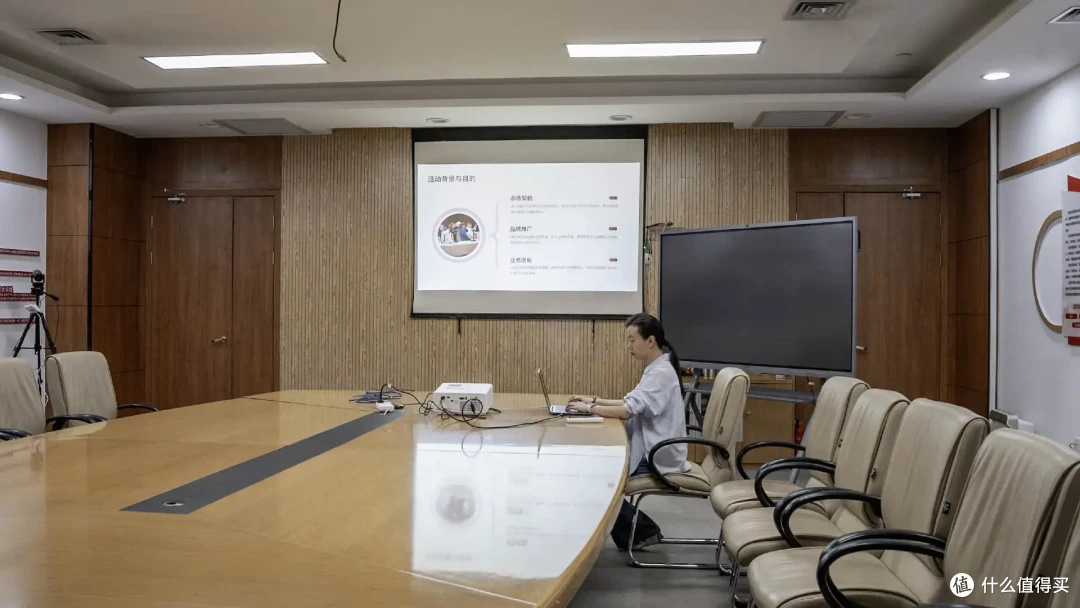不止高亮清晰！明基LH655C激光商务投影，企业投影的省心长效之选