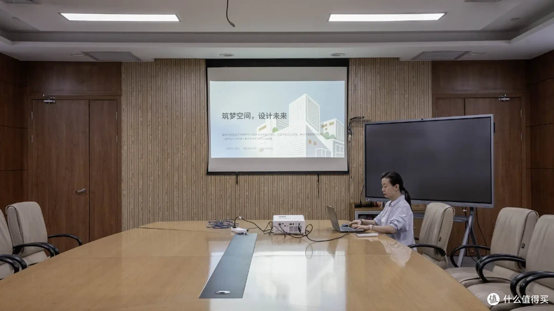 不止高亮清晰！明基LH655C激光商务投影，企业投影的省心长效之选