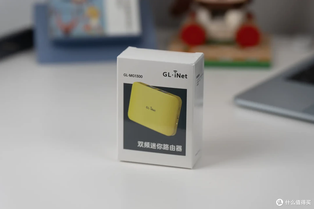 小巧便携+OpenWRT!卡片Mini路由器GL-MG1300上手!真的小小小!