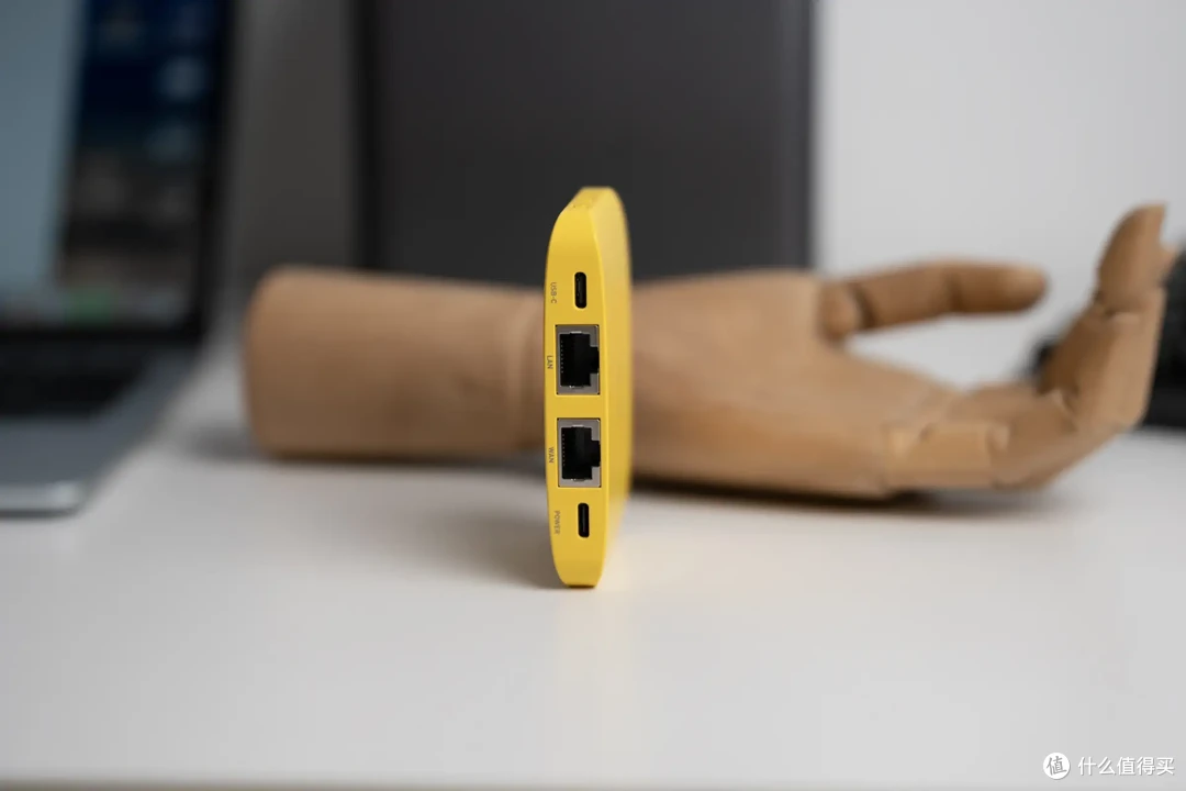 小巧便携+OpenWRT!卡片Mini路由器GL-MG1300上手!真的小小小!