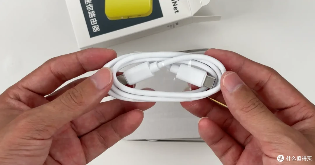 小巧便携+OpenWRT!卡片Mini路由器GL-MG1300上手!真的小小小!