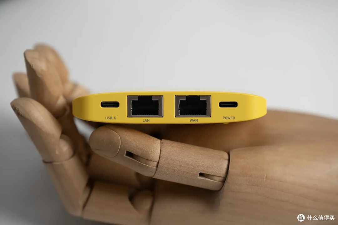 小巧便携+OpenWRT!卡片Mini路由器GL-MG1300上手!真的小小小!
