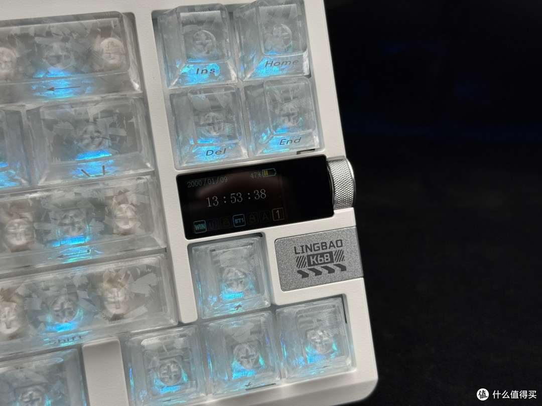 好饭不怕晚?磁轴给你上屏显+三模连接,300价位还有谁?凌豹K68