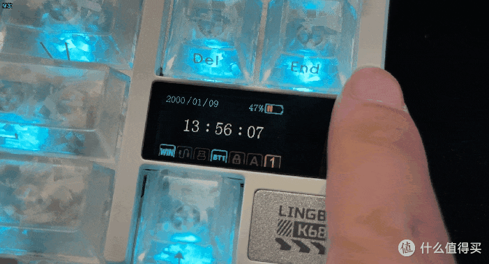 好饭不怕晚?磁轴给你上屏显+三模连接,300价位还有谁?凌豹K68