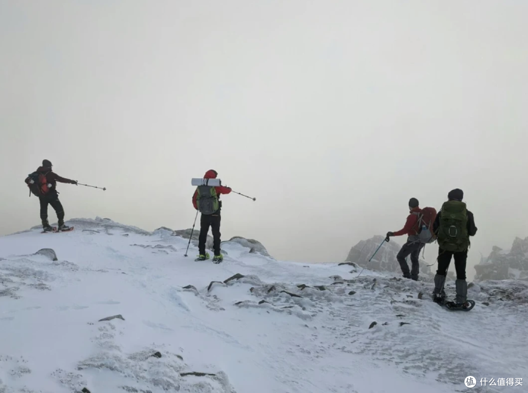 山野备忘录|照着App上的"野线"爬雪山,他摔断了腿,还收到9万元救援账单