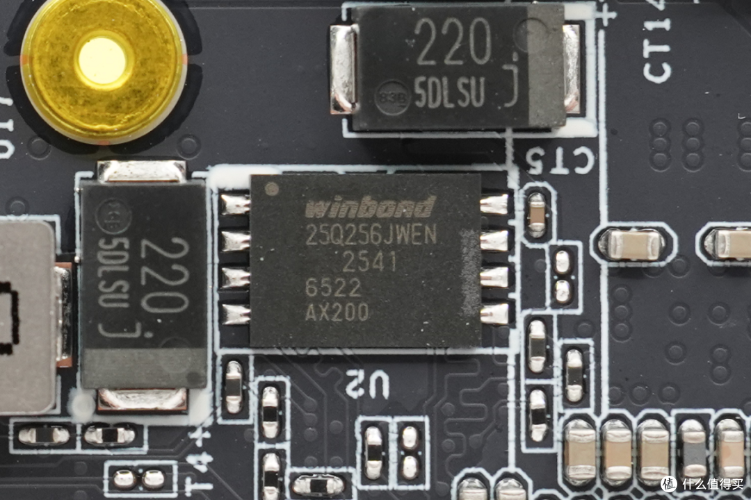 内置英特尔酷睿3 304处理器，零刻EQ mini迷你主机拆解