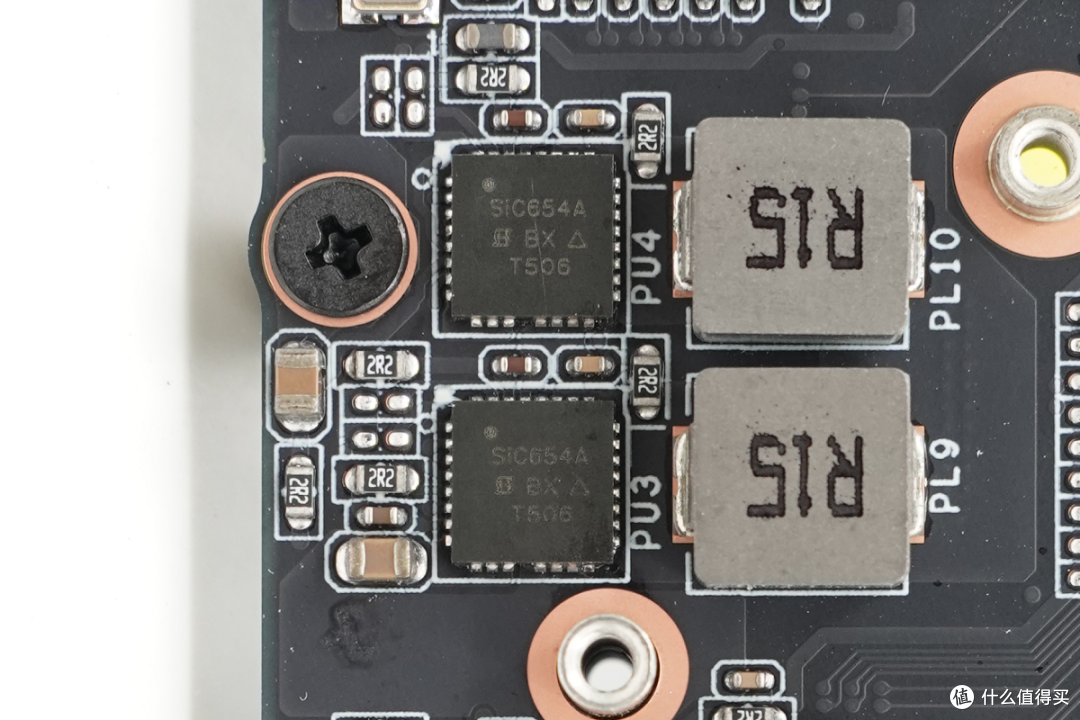 内置英特尔酷睿3 304处理器，零刻EQ mini迷你主机拆解