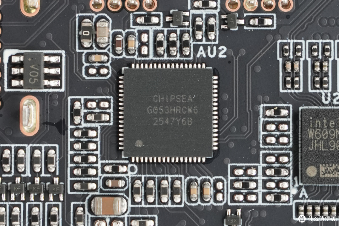 内置英特尔酷睿3 304处理器，零刻EQ mini迷你主机拆解