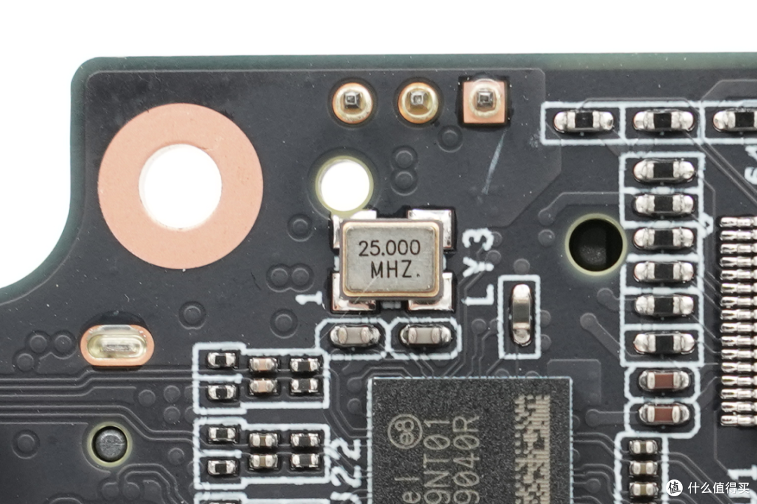 内置英特尔酷睿3 304处理器，零刻EQ mini迷你主机拆解