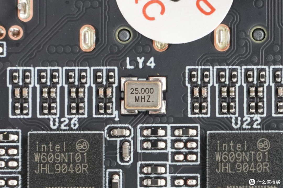 内置英特尔酷睿3 304处理器，零刻EQ mini迷你主机拆解