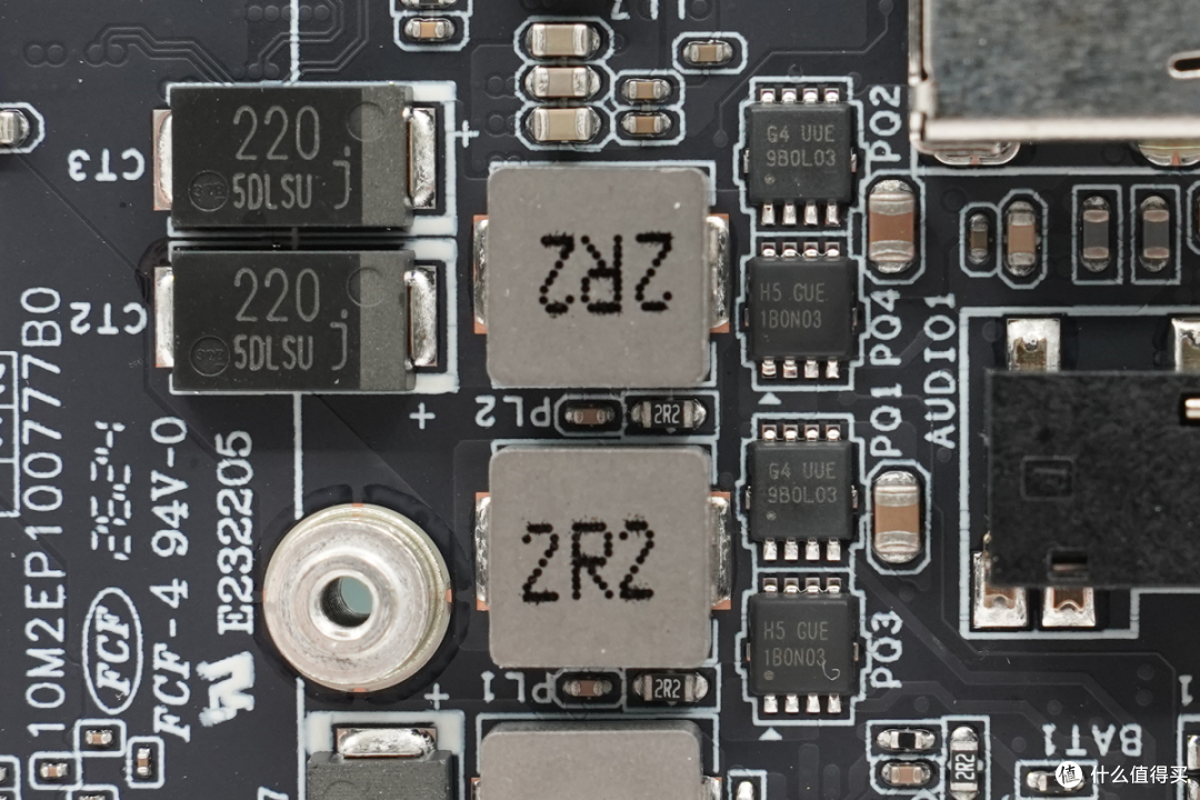 内置英特尔酷睿3 304处理器，零刻EQ mini迷你主机拆解